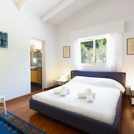 Elegant Mediterranean Villa, Sea View & Garden