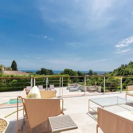 Elegant Mediterranean Villa, Sea View & Garden *