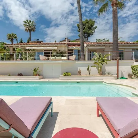 Elegant Mediterranean Villa, Sea View & Garden *