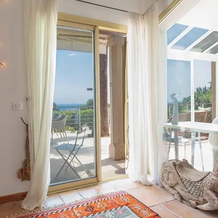 Elegant Mediterranean Villa, Sea View & Garden Villa *